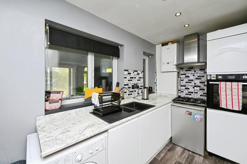 Longford Crescent, Nottingham - View 4