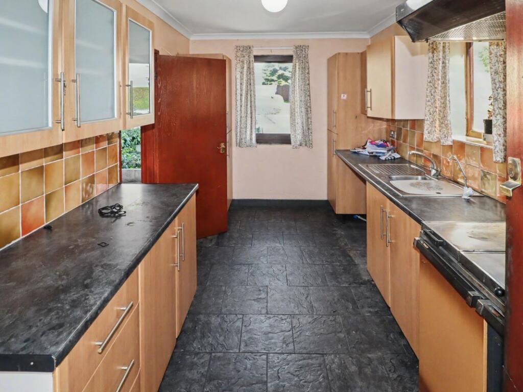 House in Wakefield - View 4