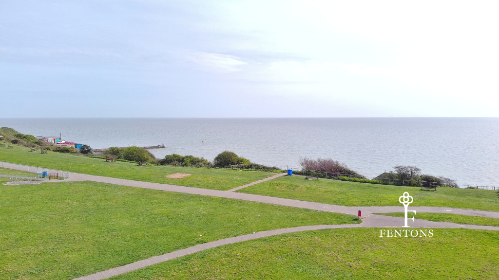 Greville Close, Walton-on-the-Naze photo 4