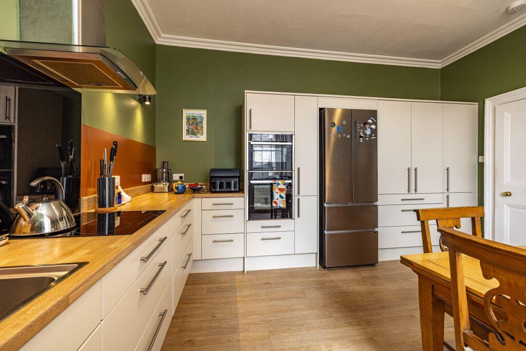 26 The Square, Kelso, TD5 7HH photo 4