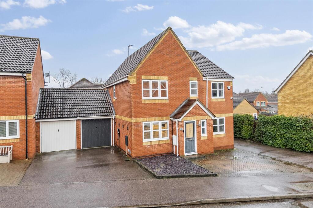 5-bed house on Portishead Drive, Tattenhoe, Milton Keynes, £550,000