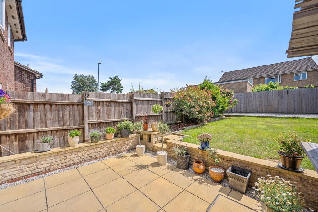 House in Kettering, Brambleside - View 2