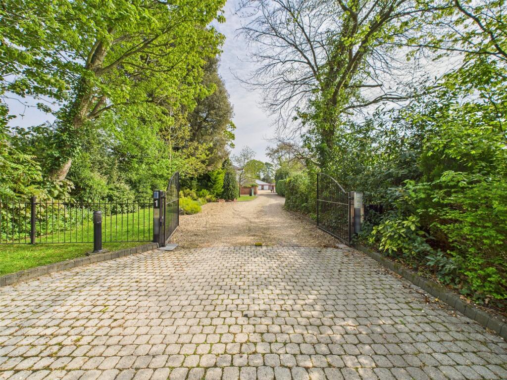 The Green, Salisbury Road, Burton, Christchurch, BH23 photo 3