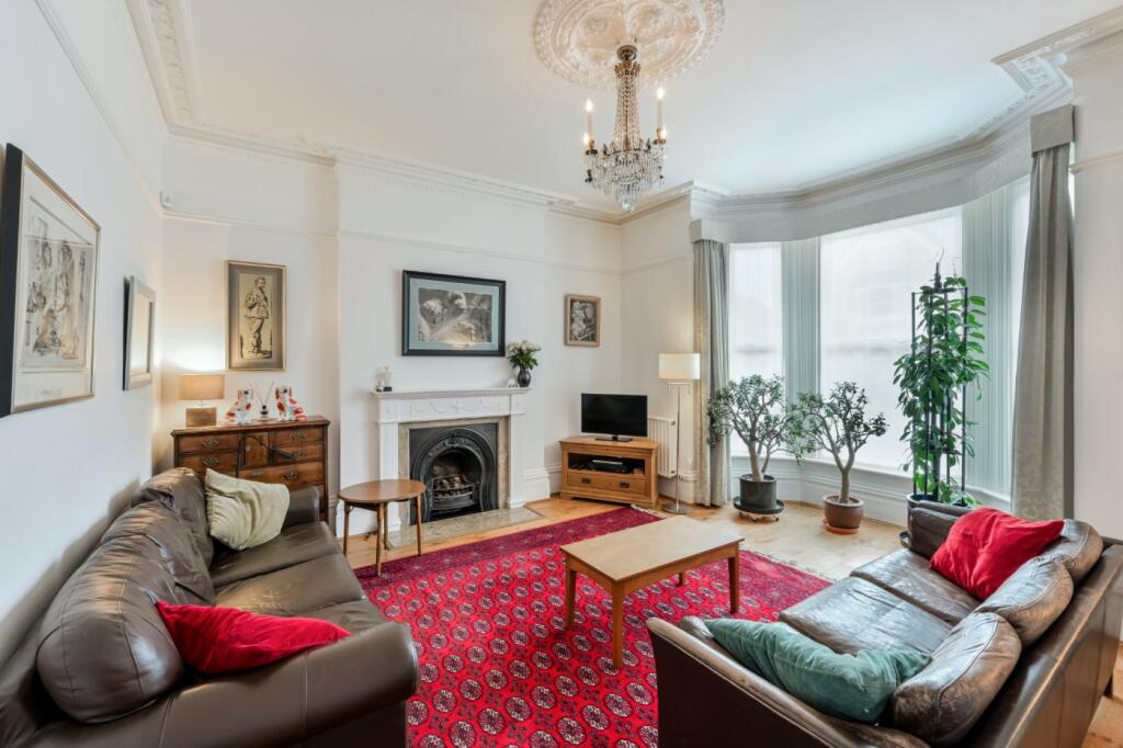 House in London, London Borough of Bromley - View 2