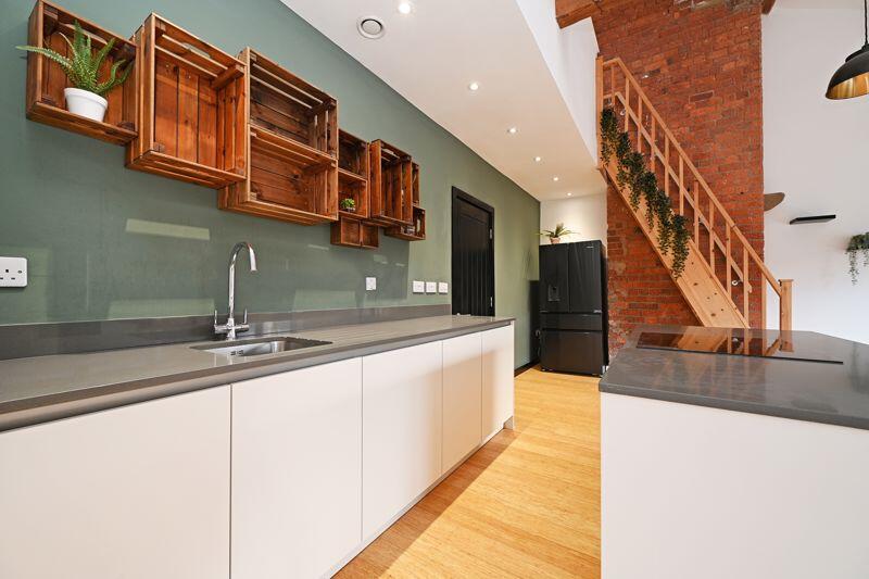 Apartment in Sheffield, South Yorkshire - View 3