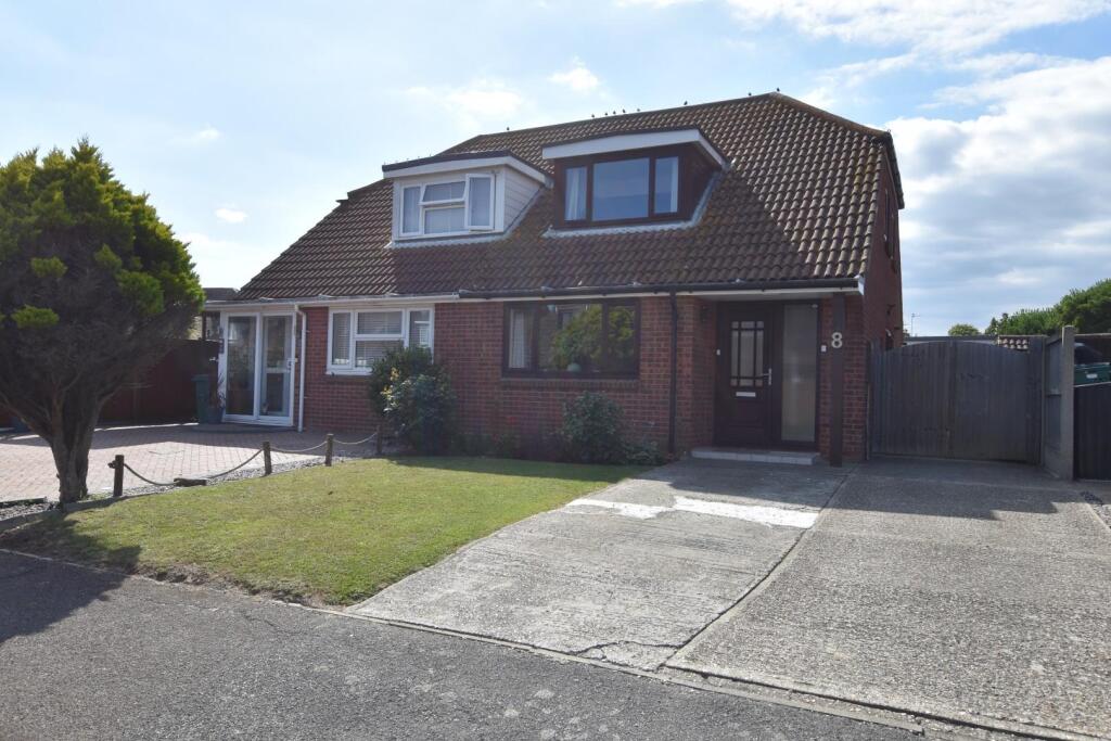 3-bed semi-detached on Seabourne Way, Dymchurch, £360,000