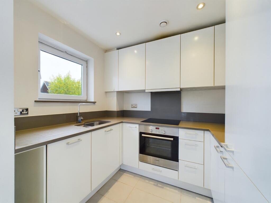 Apartment in Reading - View 2