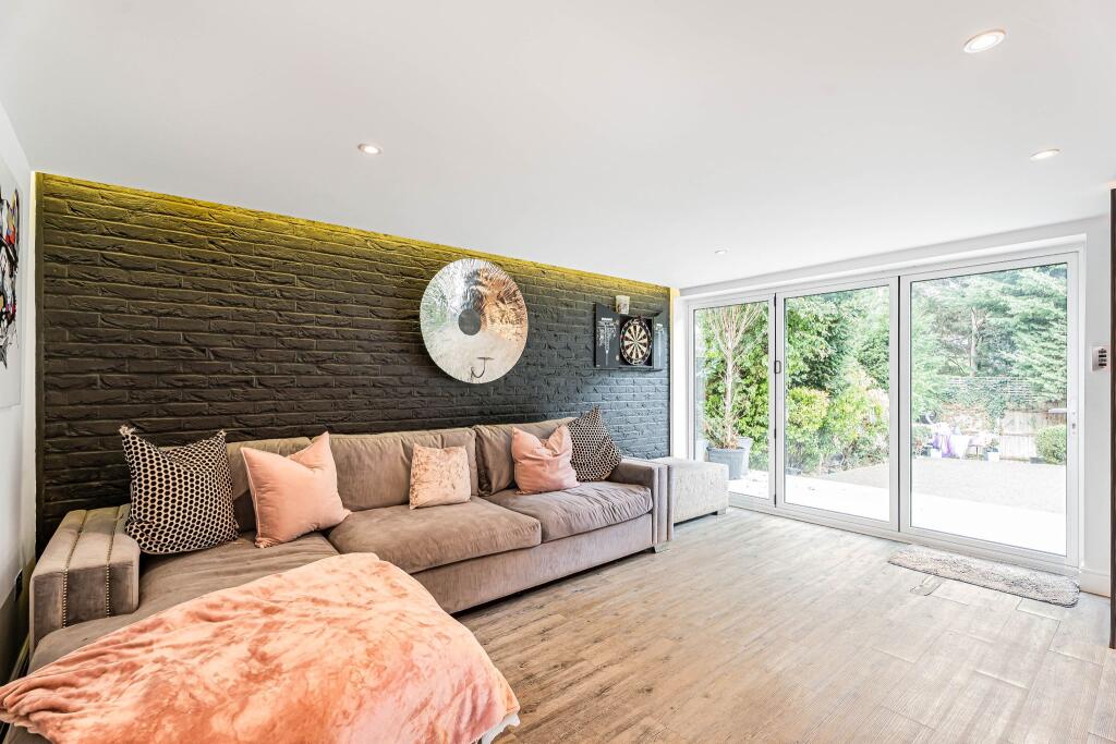 House in Enfield - View 5