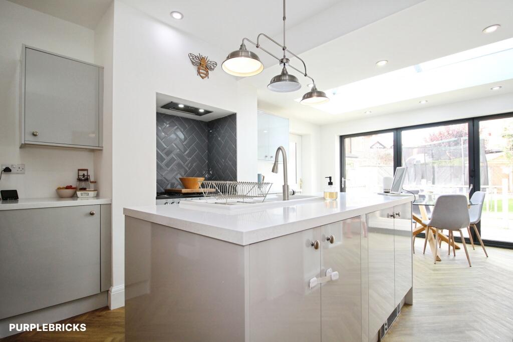 House in Leeds, Rothwell - View 2