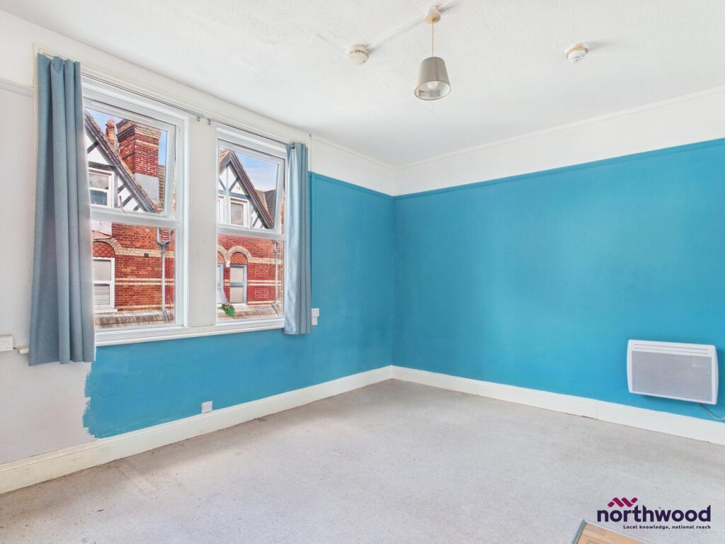 House in Eastbourne, Little Chelsea, Upperton - More