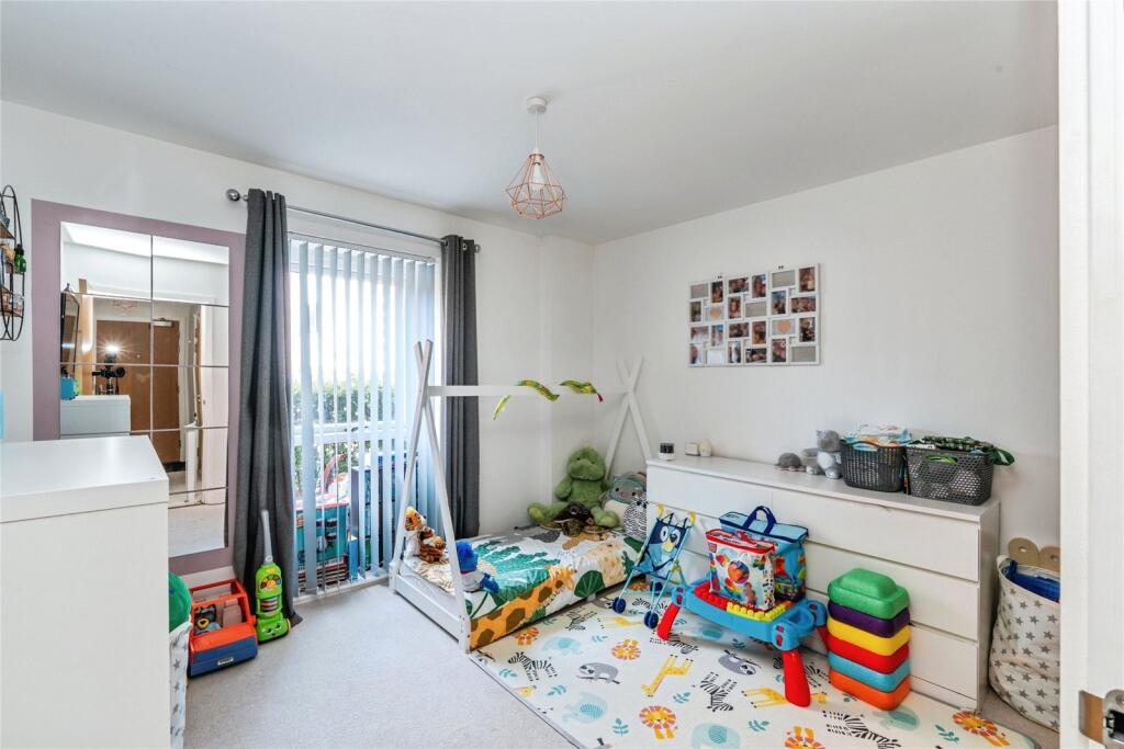 Apartment in Southampton - View 5