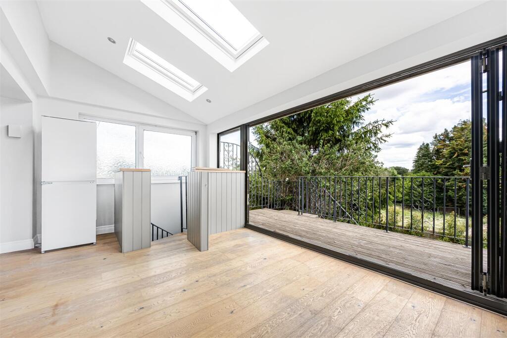 Henley Road, Caversham, Reading photo 4