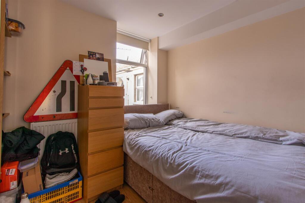 Mackintosh Place, Roath - More