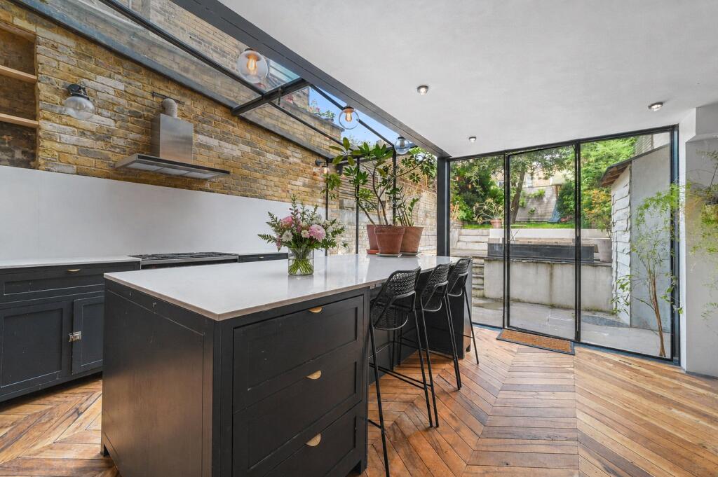 House in London, Clapton Park, Homerton - View 3