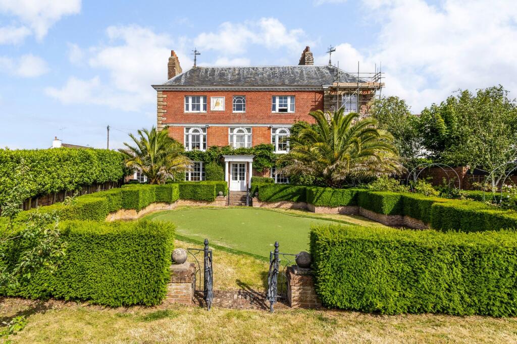 Main image of property: Countess Wear Road, Exeter, Devon, EX2