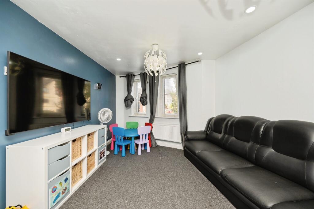 House in Dudley, Priory Park, Kates Hill - More