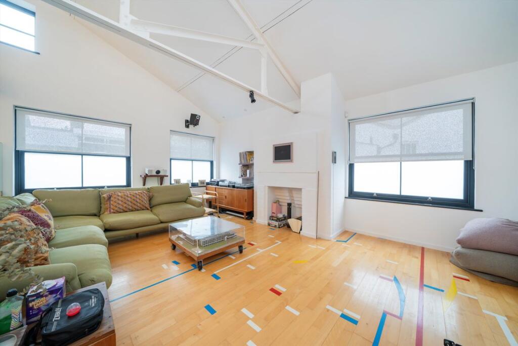 House in London - View 5