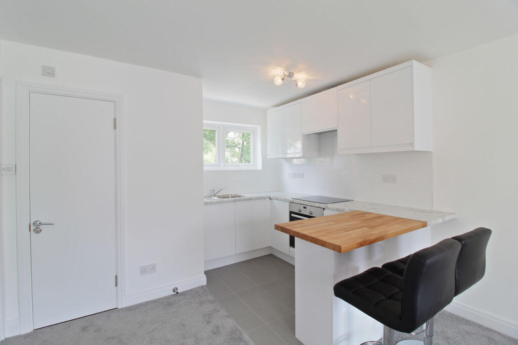 House in London - View 2