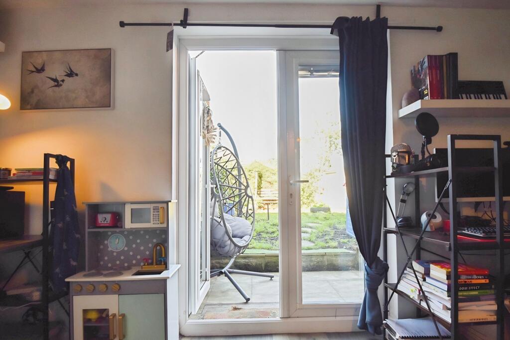 House in Southampton - More