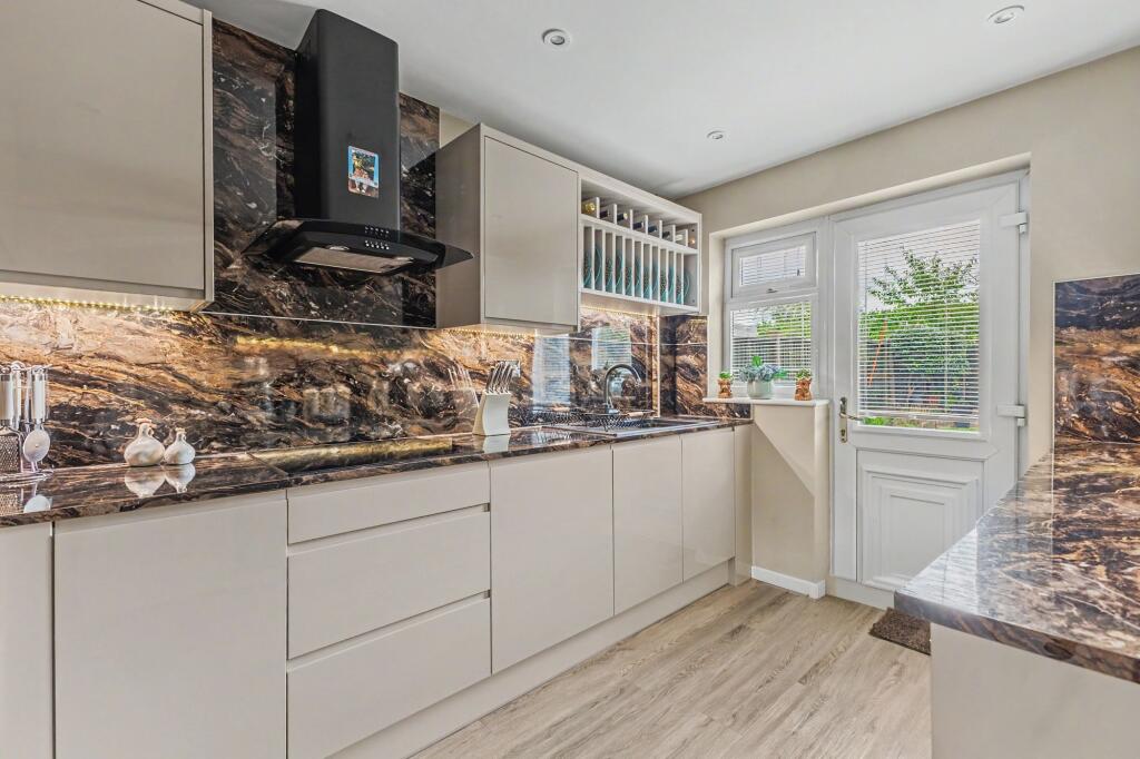 House in Worcester - View 5