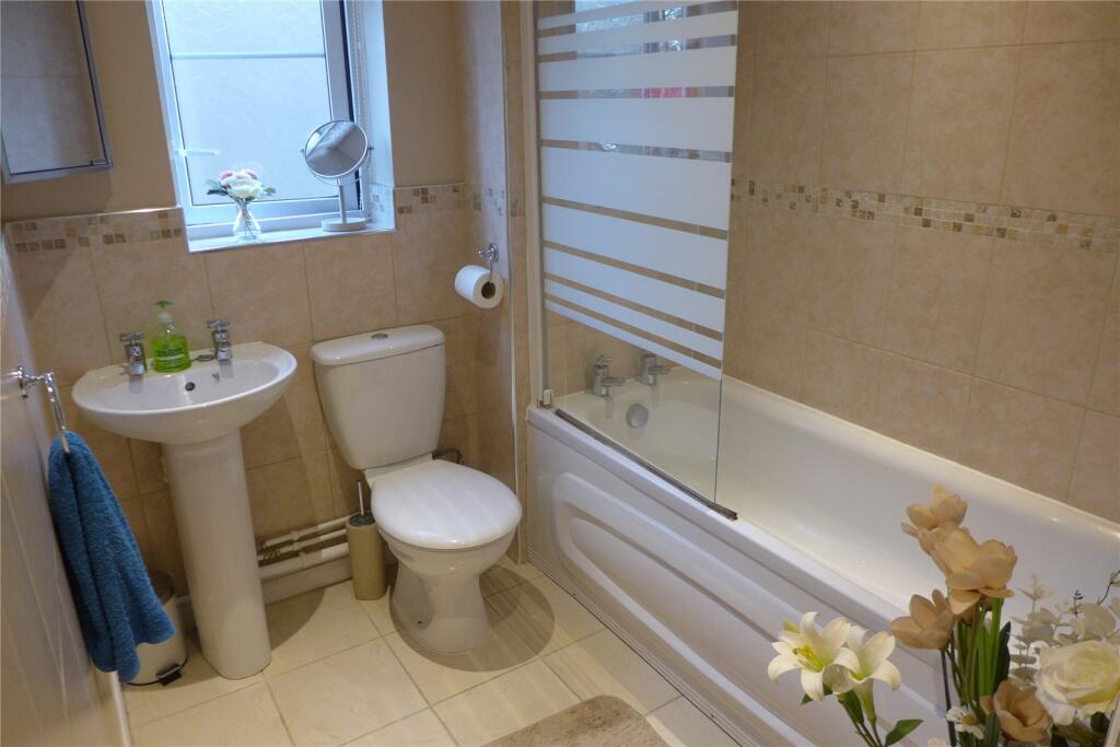 Apartment in Coventry - More