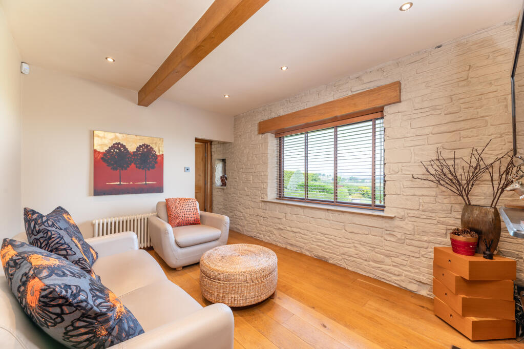 Lane Side, Queensbury, Bradford, West Yorkshire, BD13 - View 4