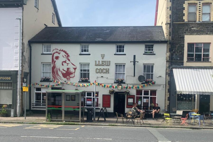 Main image of property: Red Lion (Y Llew Coch) 11 Heol Maengwyn, Machynlleth, SY20 8AA
