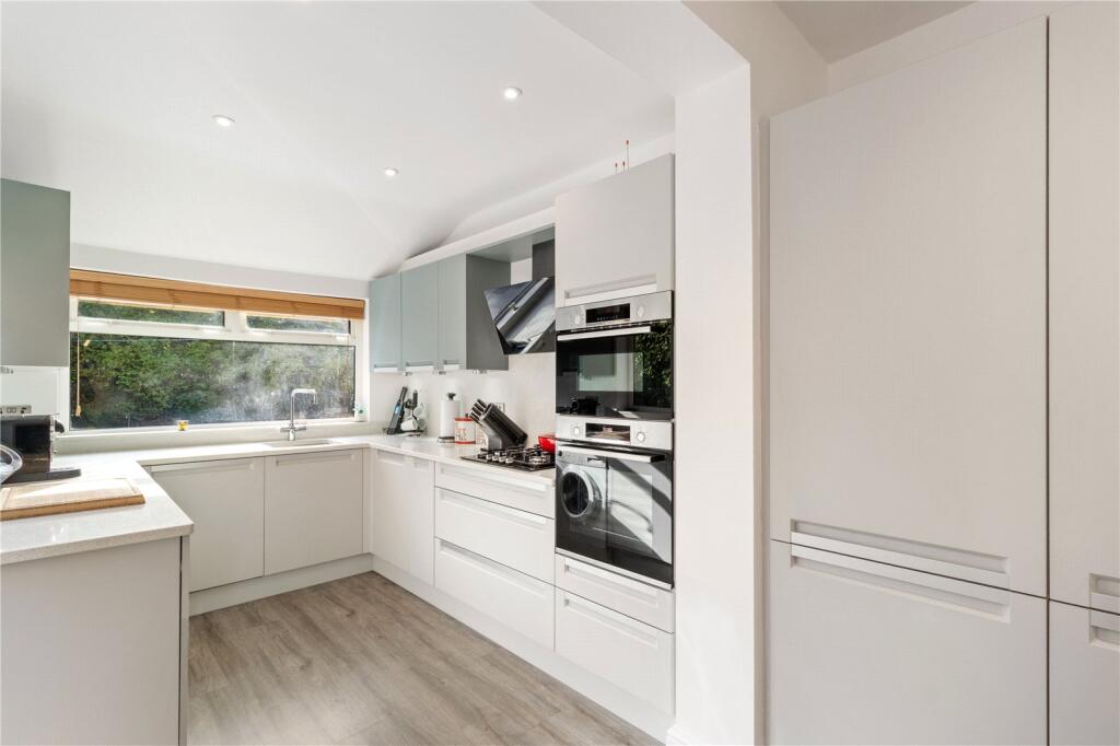 Egerton Drive, Hale, Altrincham, Greater Manchester, WA15 photo 4