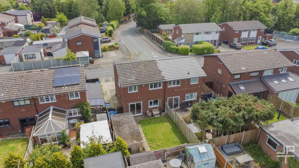 House in Wigan, Greater Manchester - More