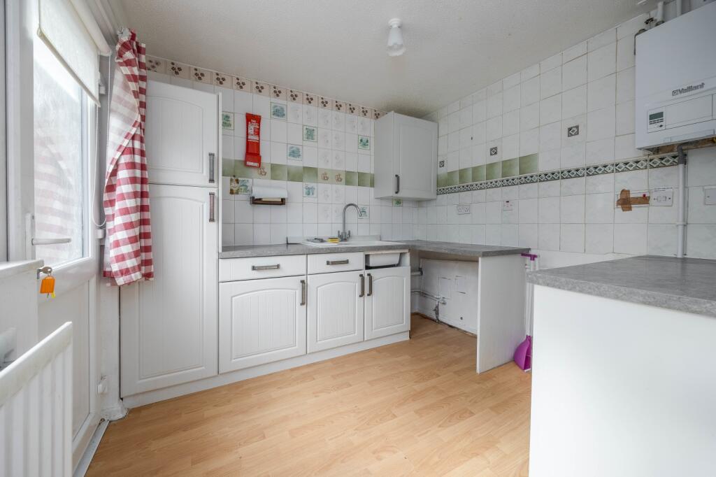 House in Wolverhampton, West Midlands - More