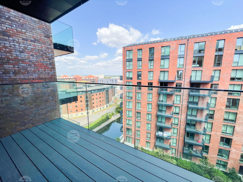 Apartment in Birmingham, West Midlands - View 4