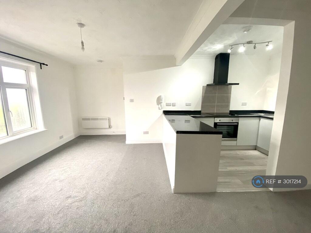 Apartment in Southampton - View 4