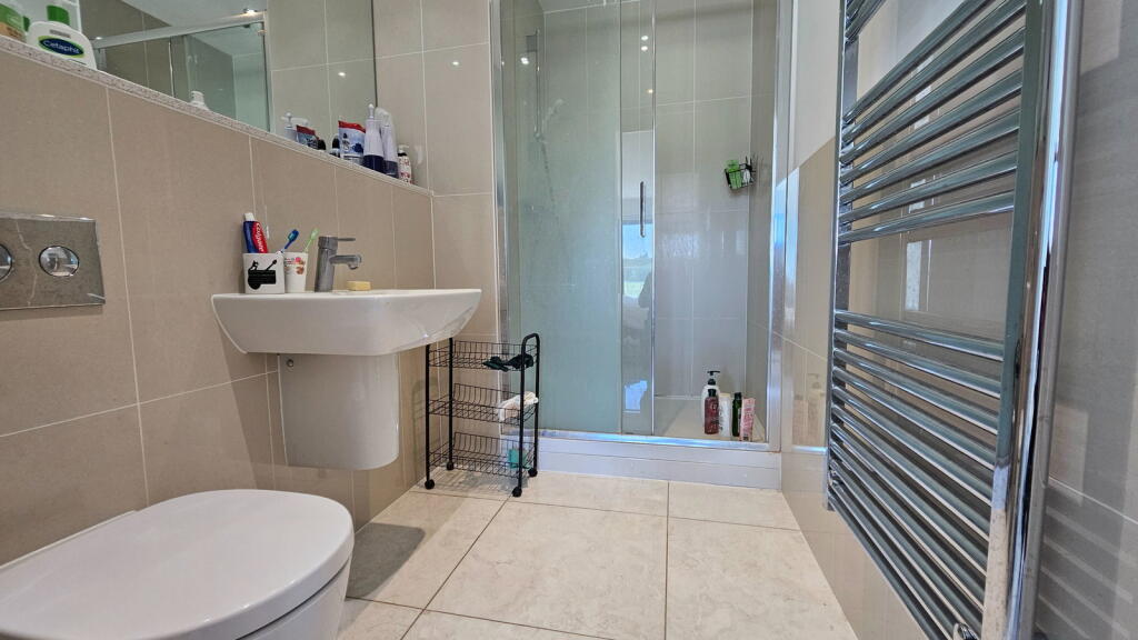 Apartment in Newbury, Greenham - More