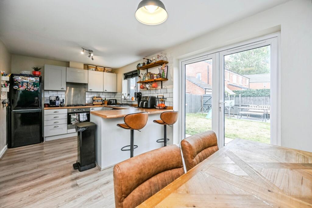 Swallow Crescent, Maghull, Liverpool, Merseyside, L31 photo 4
