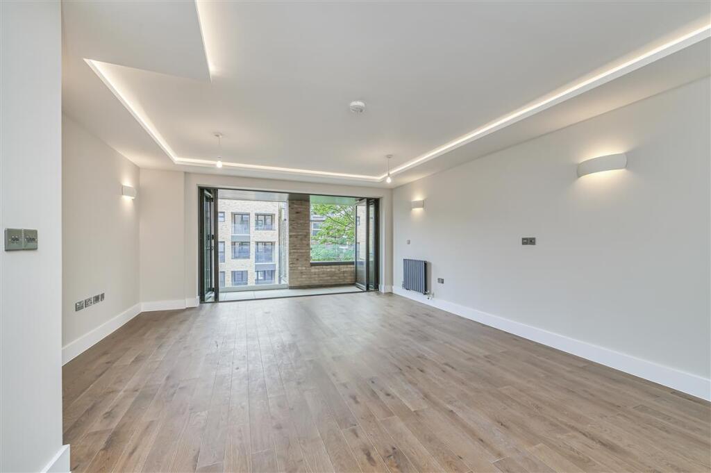 Shepherds Bush Road, W6 photo 4