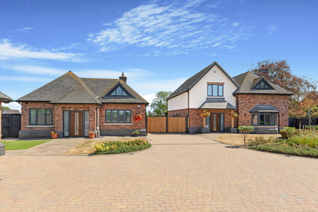 Main image of property: Avenue Road, Rushden, NN10 0SJ
