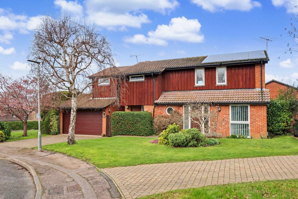 Main image of property: Earlsmead, Letchworth Garden City, SG6