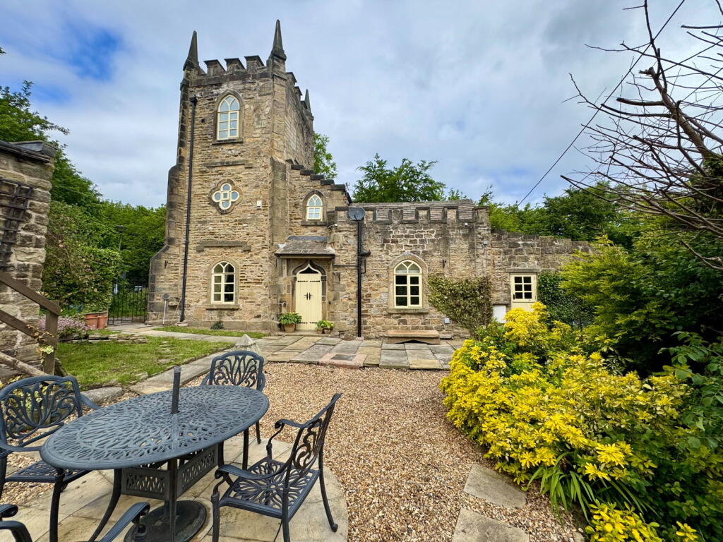 3-bed detached on Lowe Lane, Stainborough, Barnsley, S75 3EP, £395,000