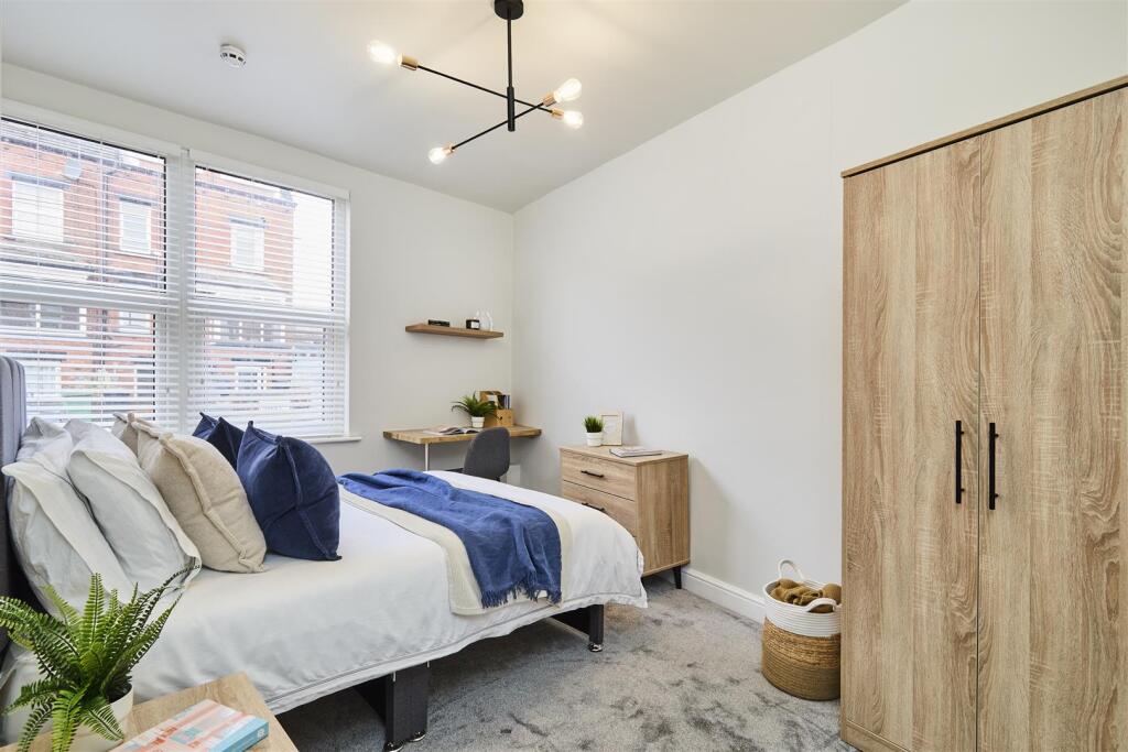 Main image of property: Beechwood Terrace, Burley, Leeds LS4, 2NG