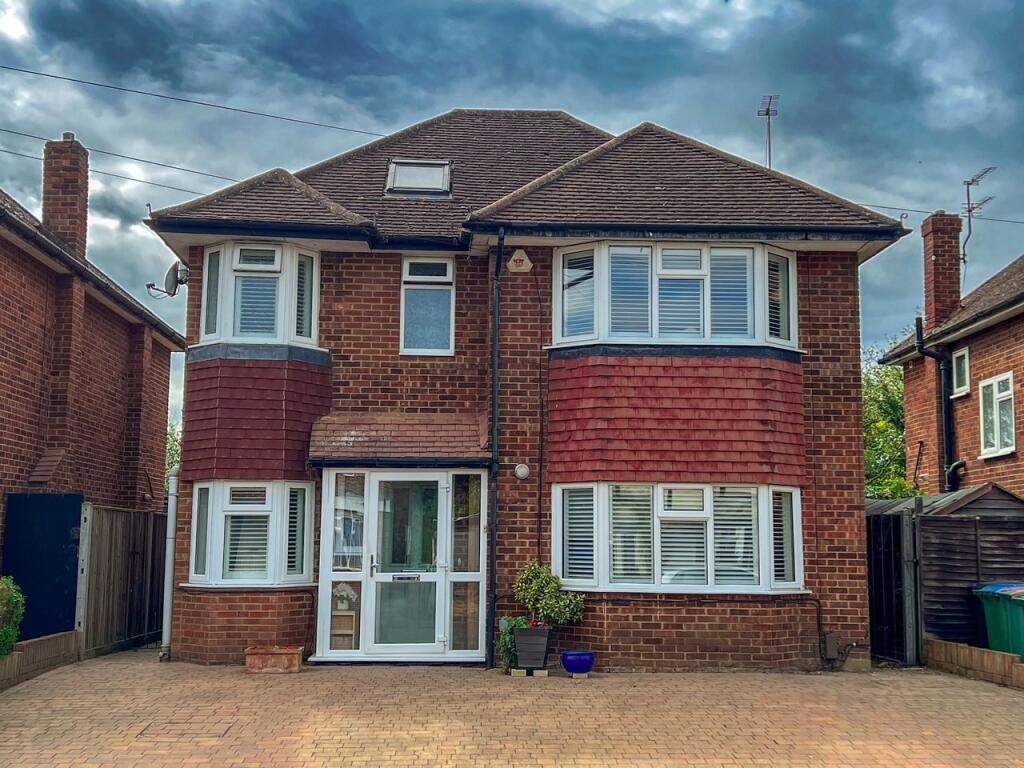 Main image of property: High Street, West Molesey, KT8
