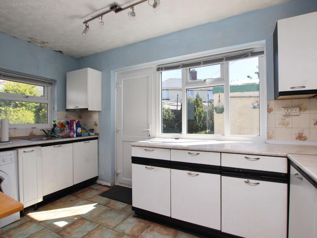 House in Pontyclun CF72 9RT, Llanharan - View 4