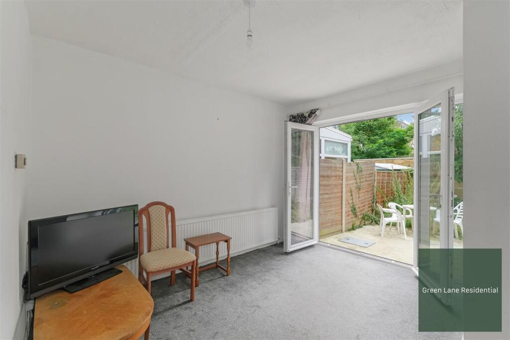 Mansfield Road, ILFORD, IG1 photo 2