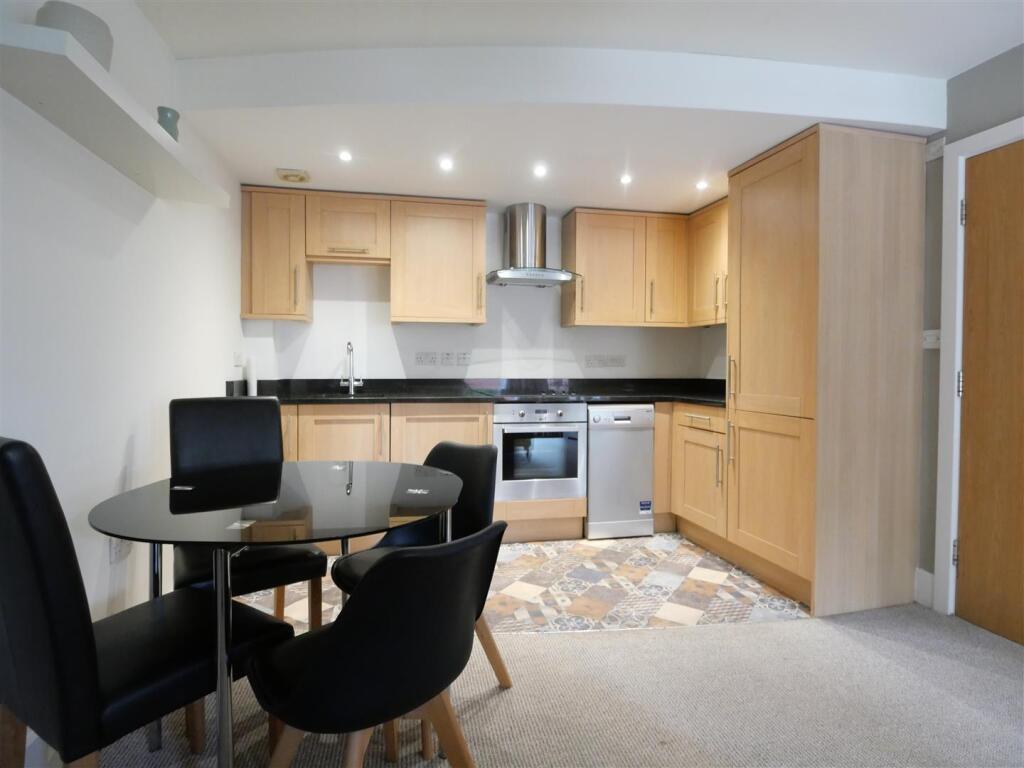 Apartment in York, Layerthorpe - View 5