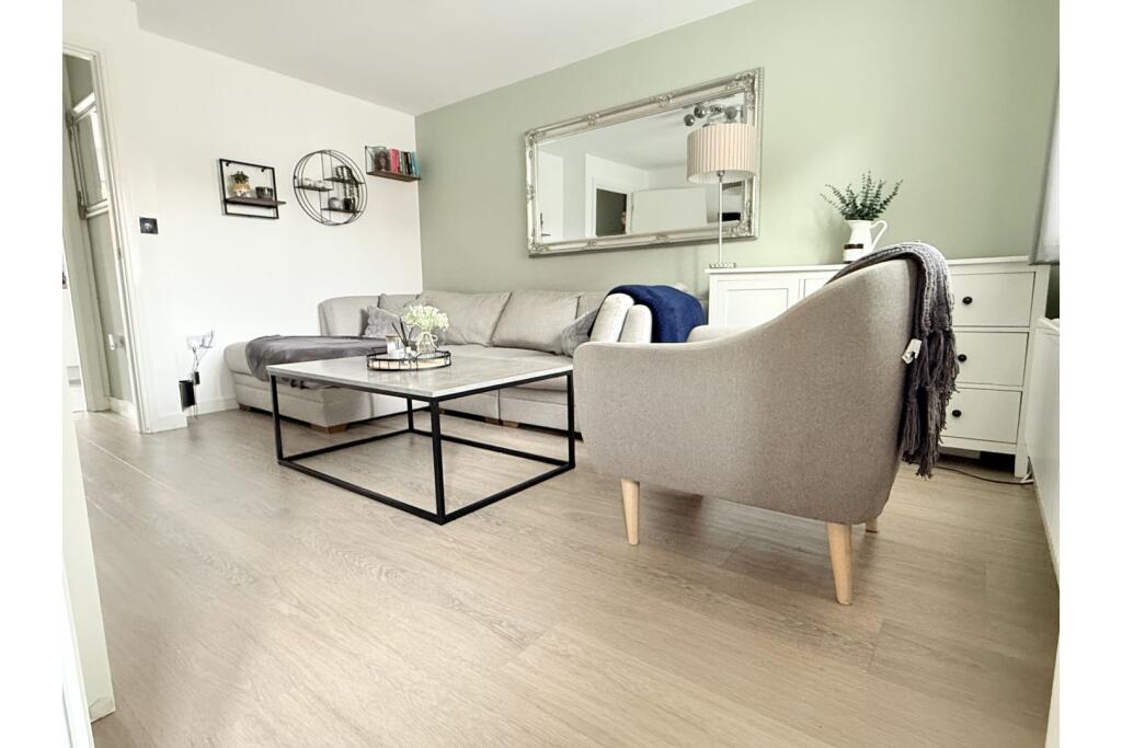 House in South Kesteven, Green Hill, Grantham - More