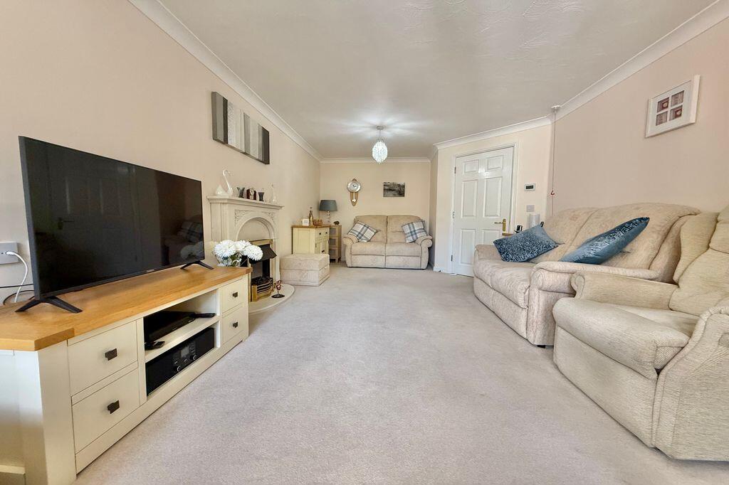 Apartment in Weston-super-Mare, North Somerset - View 5