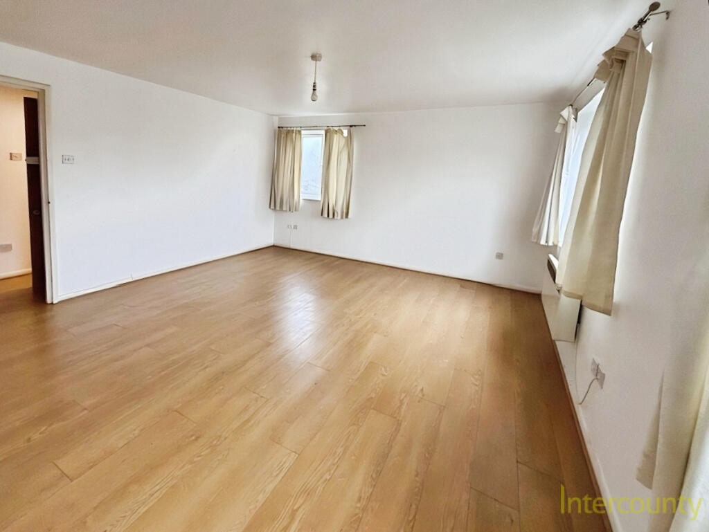 Apartment in Harlow, Essex - More