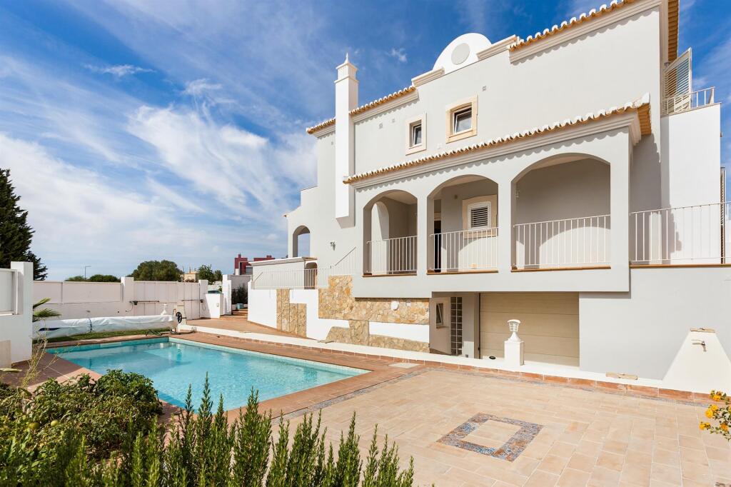 Main image of property: Algarve, Parchal