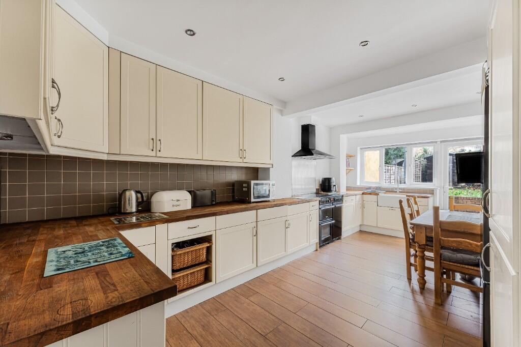 Eastwood Road, London, E18 - View 3