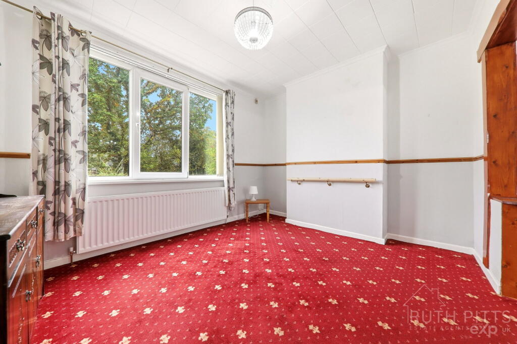 House in Wakefield - View 4