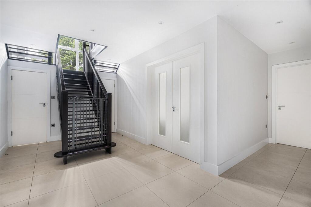 House in Radlett, Battlers Green, Aldenham - View 2